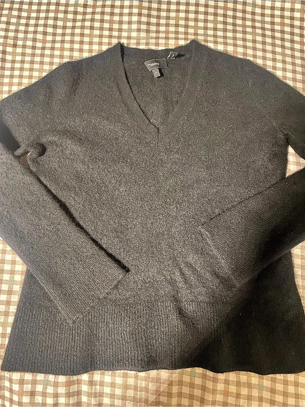 Theory Women's V-neck 100% cashmere Sweater size P